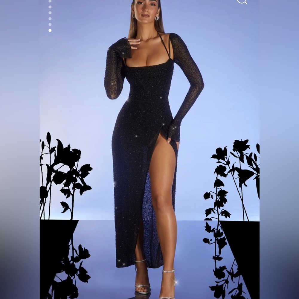 BLACK OH POLLY CHAMPEL DRESS
Embellished Cowl Neck Maxi Dress in Black